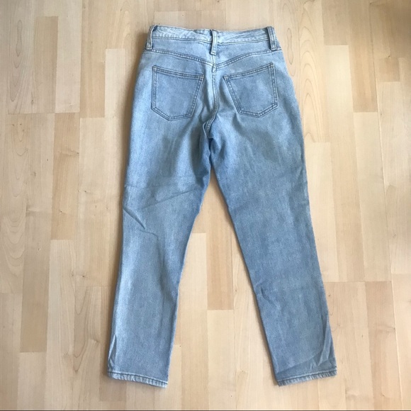 Universal Thread Mom Jeans in light wash - Picture 2 of 7